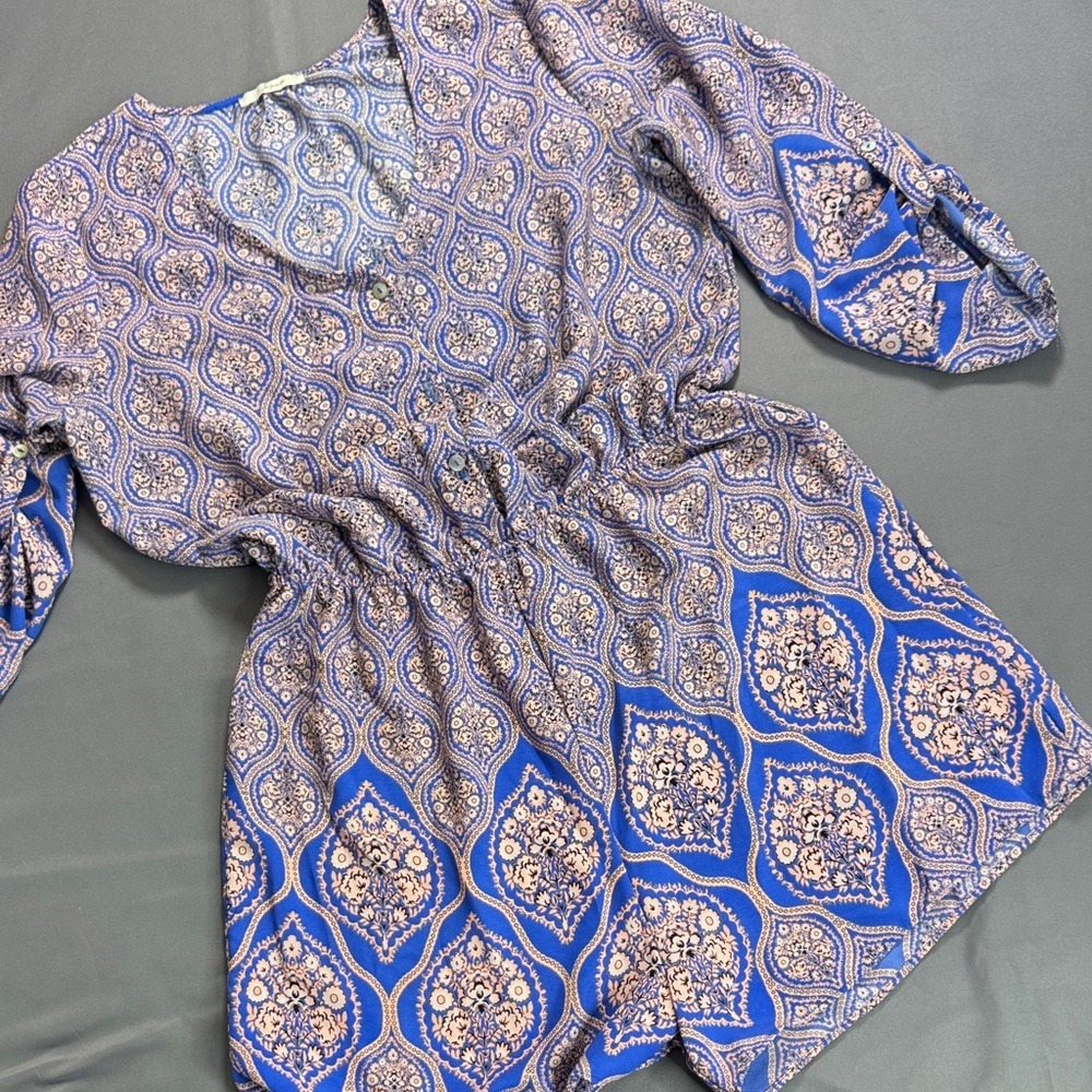 Soprano Blue Medallion Print V-Neck Roll-Tab Sleeve Romper Womens Size Small